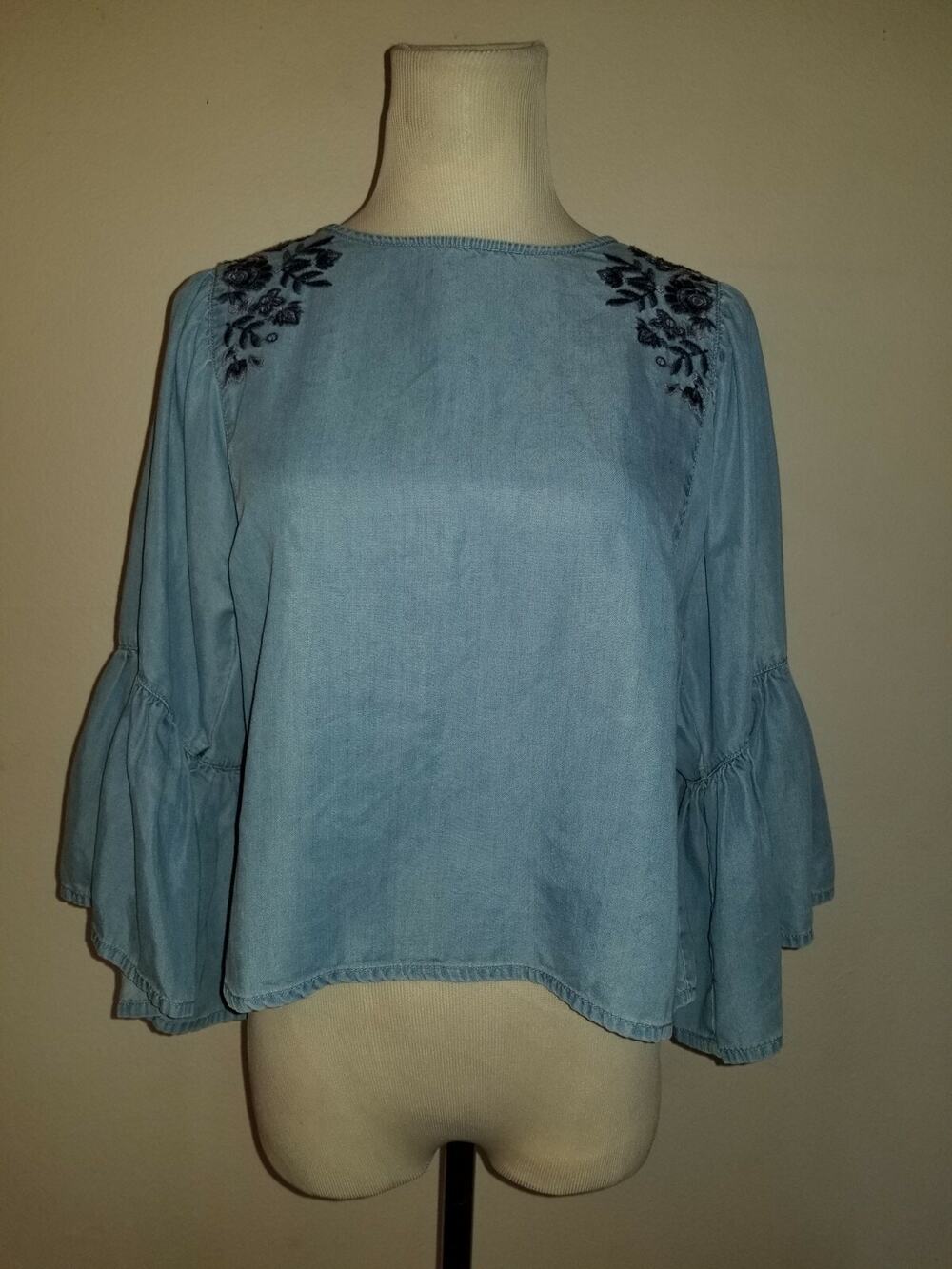 Hollister sz S Crop Shirt blue embroidered 3/4 flared sleeves top hco 3491